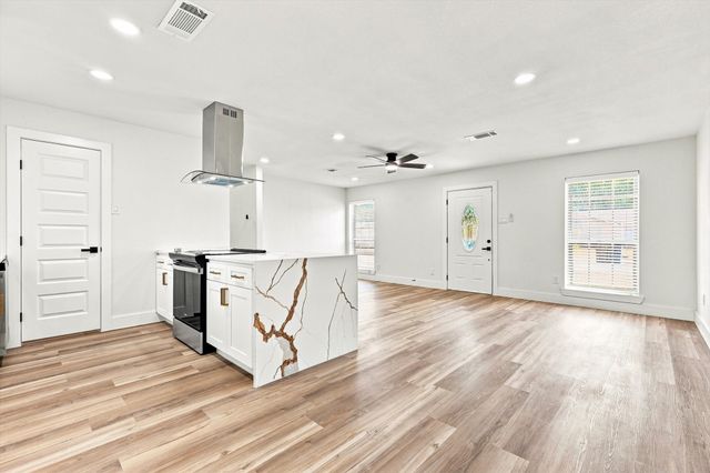 865 Stanford Drive, Lancaster, TX 75134