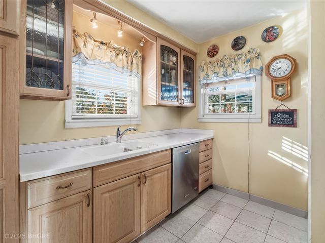 1408 E 33rd Street, Des Moines, IA 50317