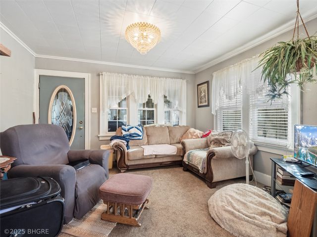 1408 E 33rd Street, Des Moines, IA 50317