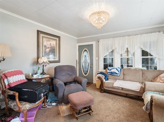 1408 E 33rd Street, Des Moines, IA 50317