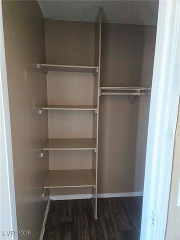 305 North 10th Street 32, Las Vegas, NV 89101