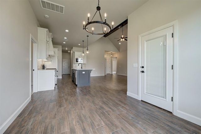 10400 SW 49th Street, Mustang, OK 73064