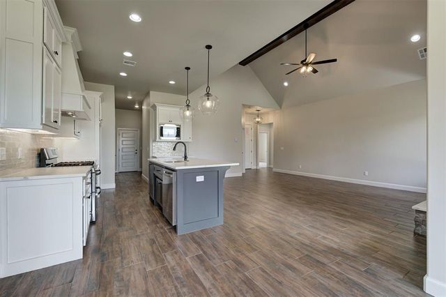 10400 SW 49th Street, Mustang, OK 73064