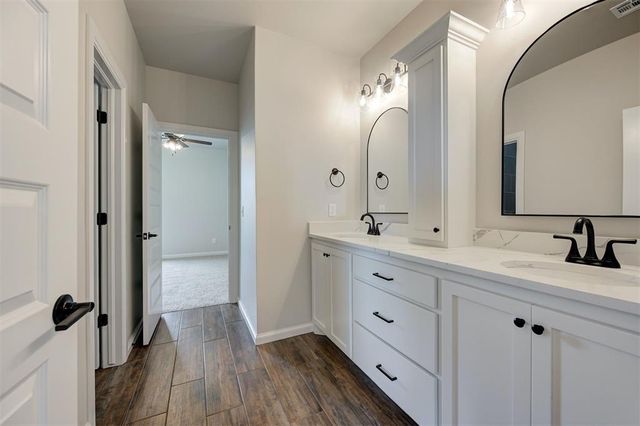 10400 SW 49th Street, Mustang, OK 73064