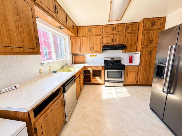 1126 Hollyburne Avenue, Menlo Park, CA 94025