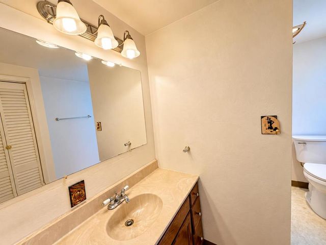 1126 Hollyburne Avenue, Menlo Park, CA 94025
