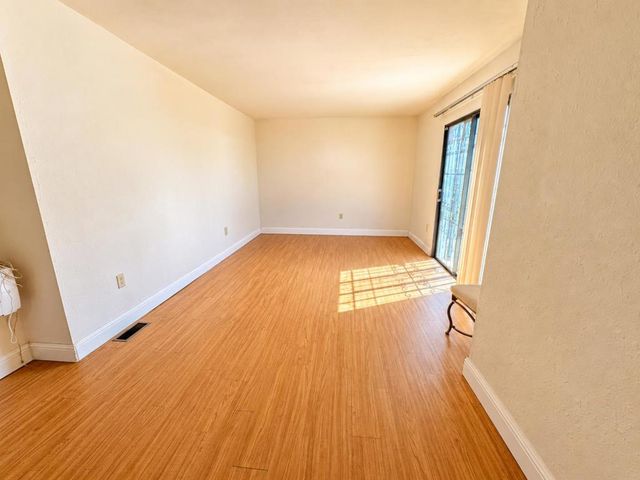 1126 Hollyburne Avenue, Menlo Park, CA 94025