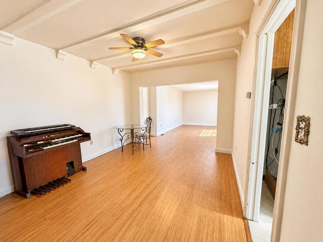 1126 Hollyburne Avenue, Menlo Park, CA 94025