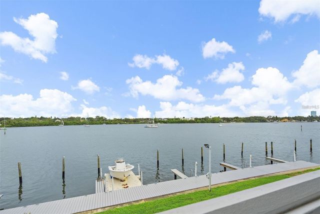 205 POMPANO DRIVE SE D, St Petersburg, FL 33705