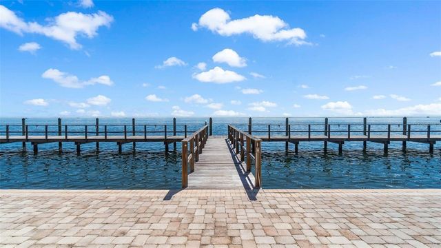 205 POMPANO DRIVE SE D, St Petersburg, FL 33705