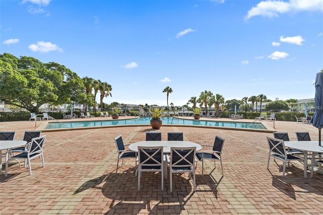 205 POMPANO DRIVE SE D, St Petersburg, FL 33705