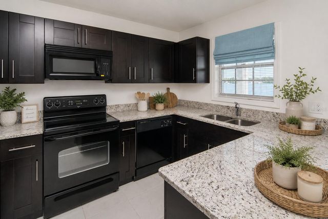 205 POMPANO DRIVE SE D, St Petersburg, FL 33705