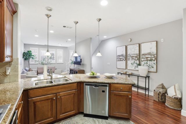 1701 Shore Place 5, Santa Clara, CA 95054