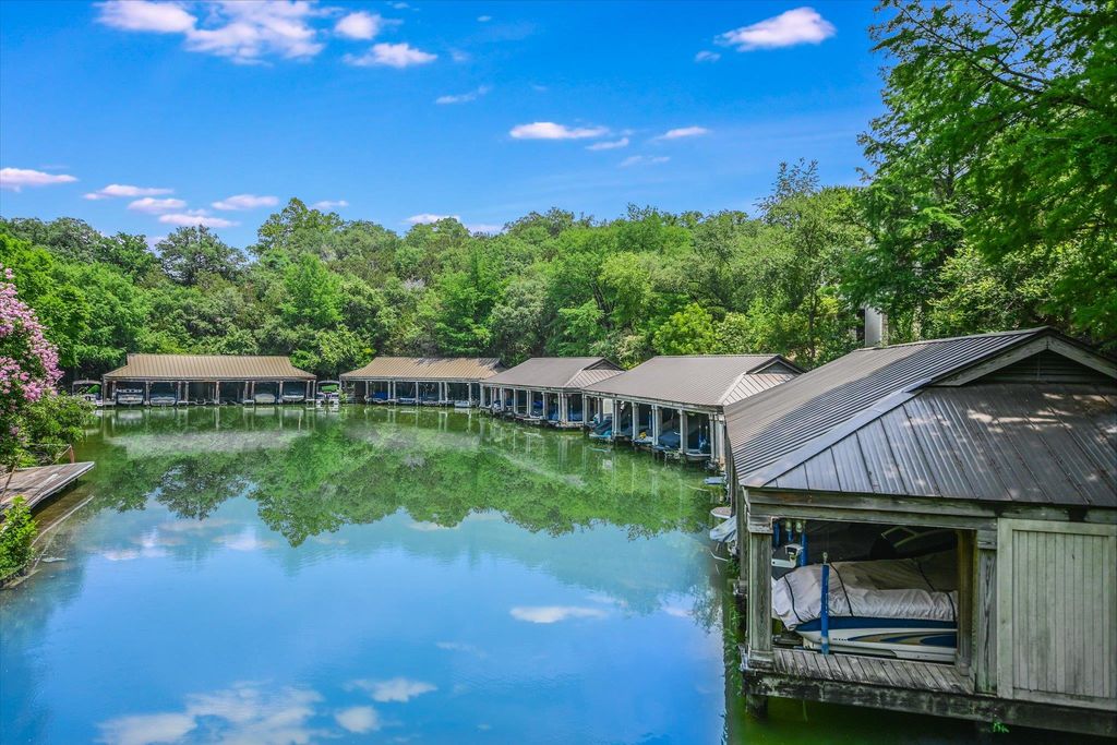 4408 Long Champ DR 16, Austin, TX 78746