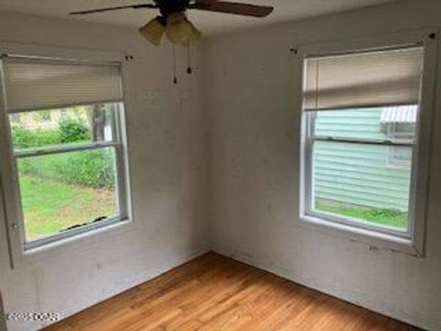 828 Stratford Place, Neosho, MO 64850