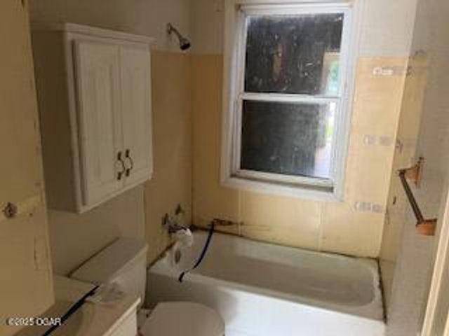 828 Stratford Place, Neosho, MO 64850