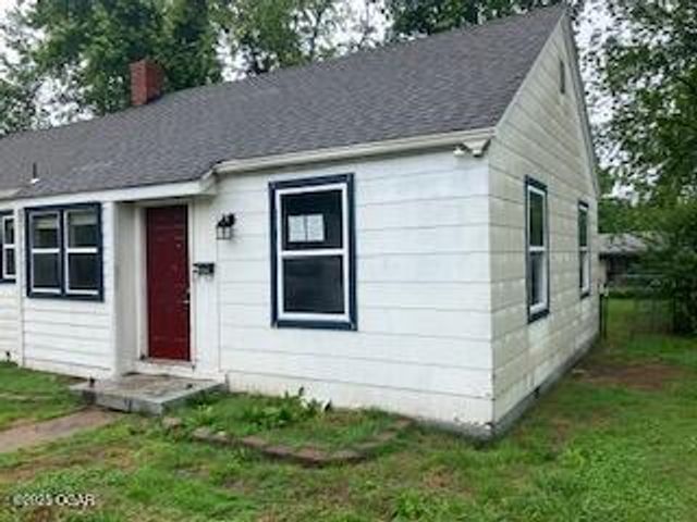 828 Stratford Place, Neosho, MO 64850