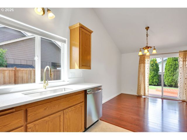 6021 FIRESTONE Dr, Eugene, OR 97402