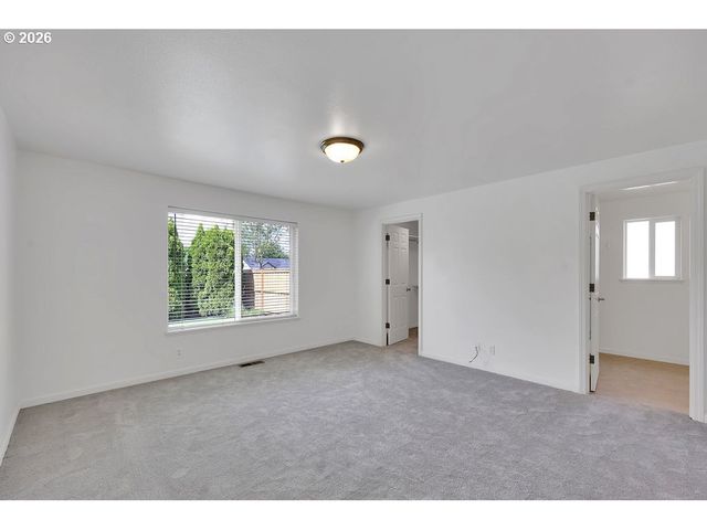 6021 FIRESTONE Dr, Eugene, OR 97402