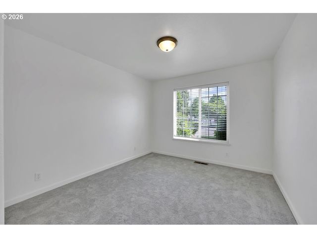 6021 FIRESTONE Dr, Eugene, OR 97402