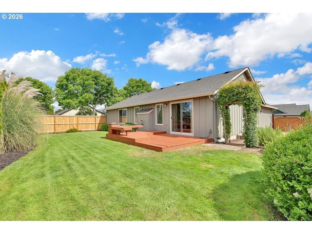 6021 FIRESTONE Dr, Eugene, OR 97402