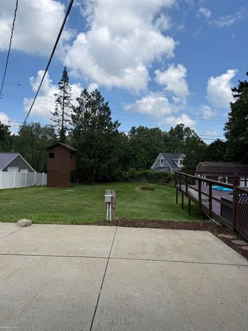 5196 Greenview Drive, Independence Twp, MI 48348