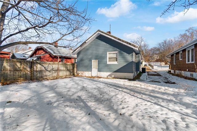 696 Merton Avenue, Akron, OH 44306