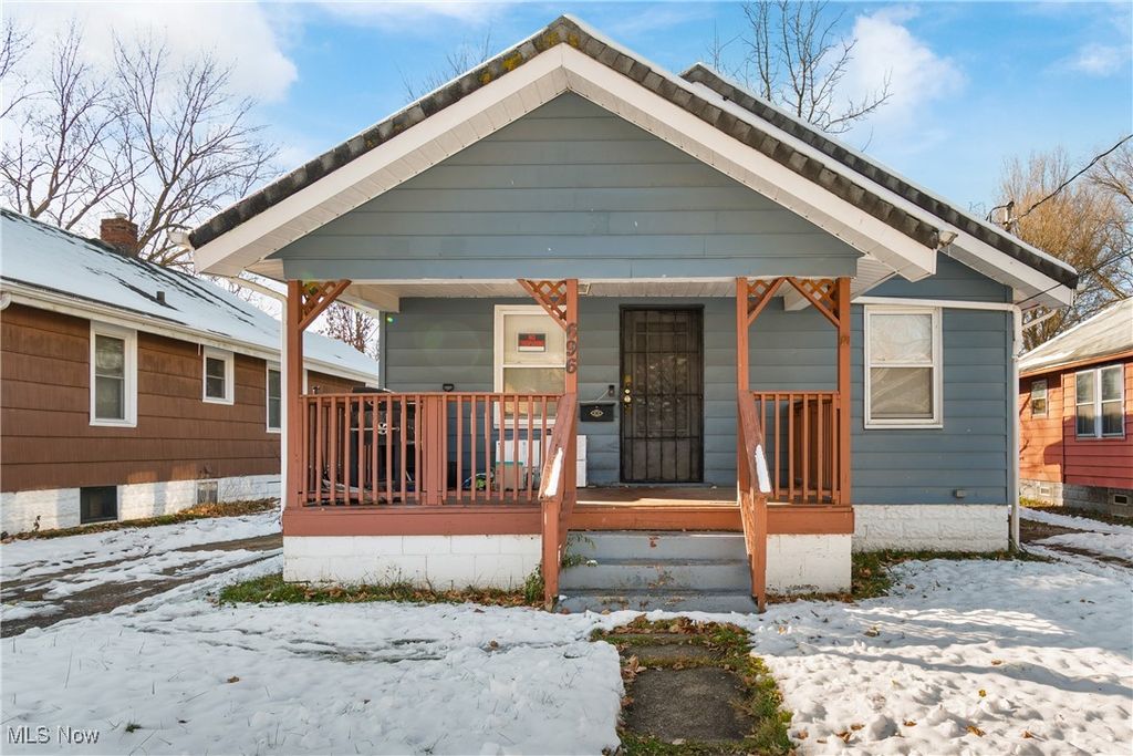 696 Merton Avenue, Akron, OH 44306