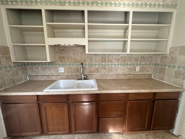 1037 40TH STREET, Sarasota, FL 34234