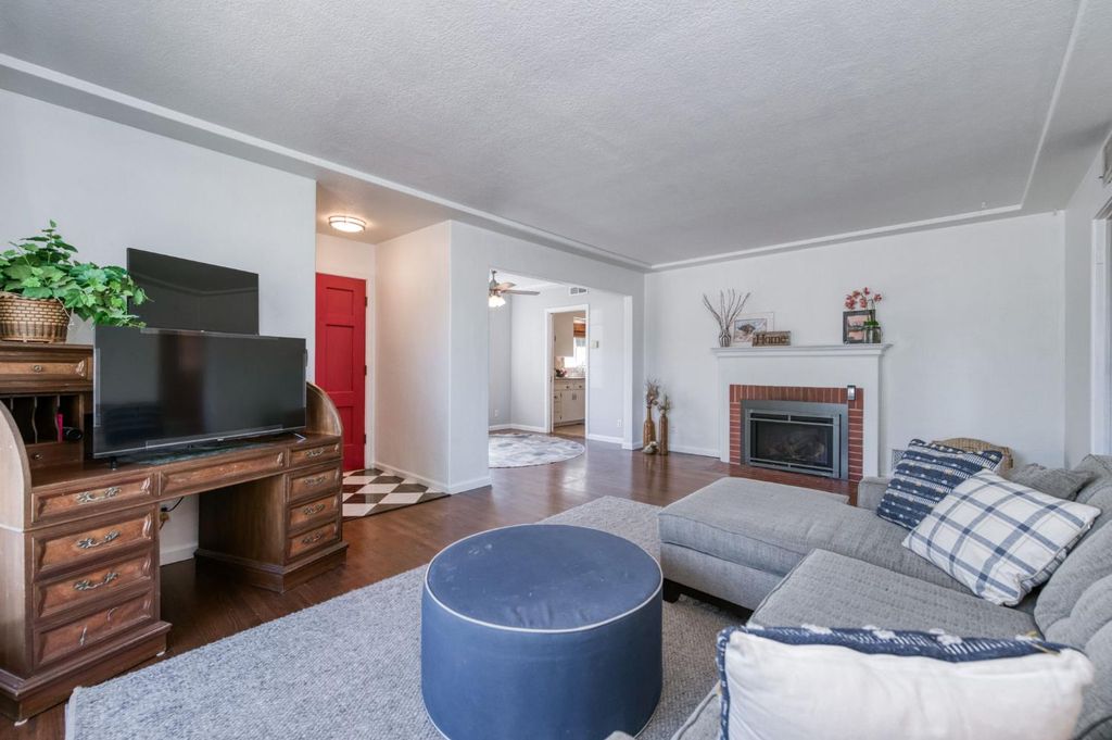 Image 10 of property listing at 146 E Garland Avenue, Fresno, CA 93704