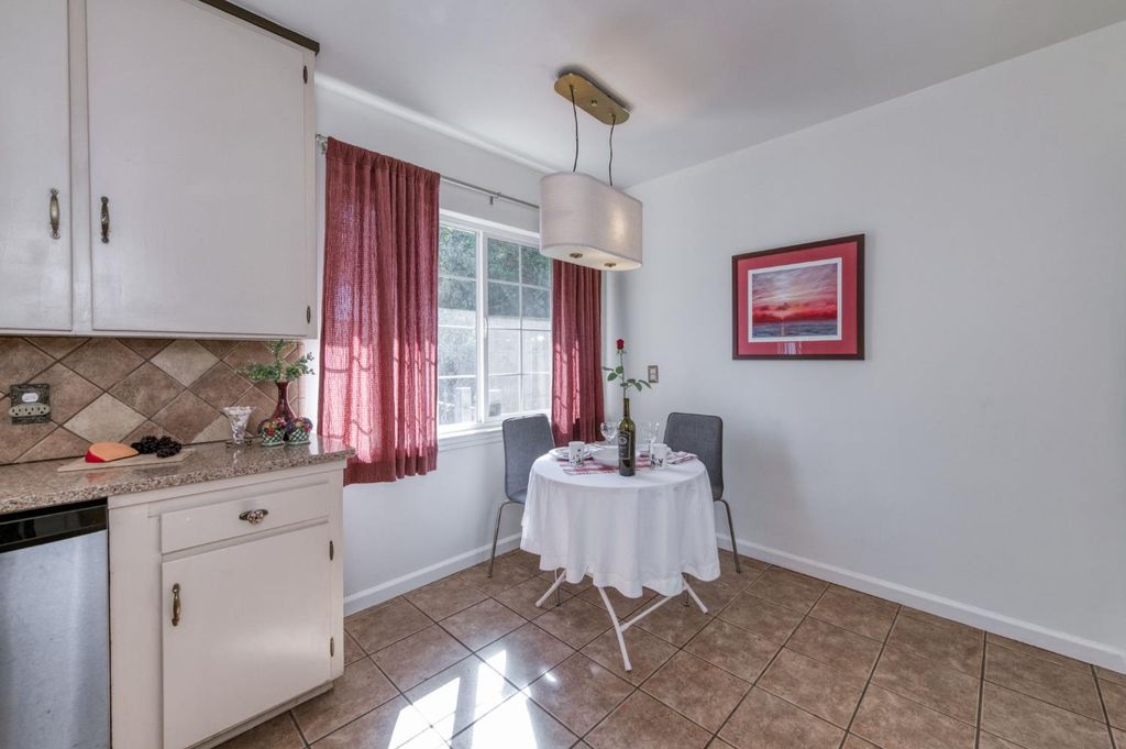Image 15 of property listing at 146 E Garland Avenue, Fresno, CA 93704