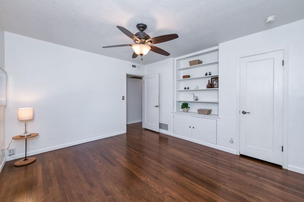 Image 19 of property listing at 146 E Garland Avenue, Fresno, CA 93704