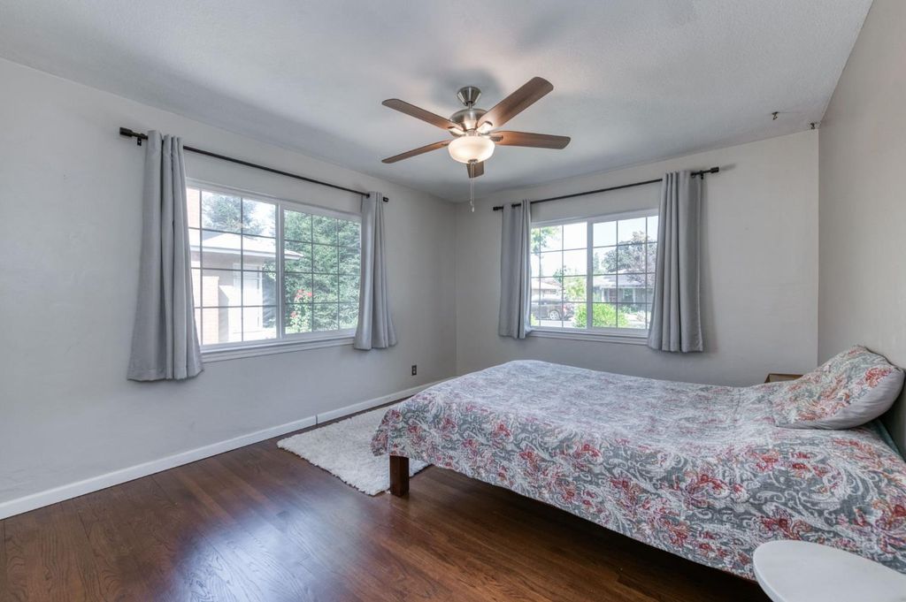 Image 24 of property listing at 146 E Garland Avenue, Fresno, CA 93704