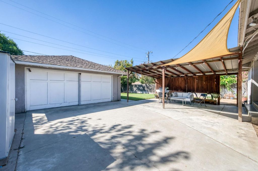 Image 27 of property listing at 146 E Garland Avenue, Fresno, CA 93704