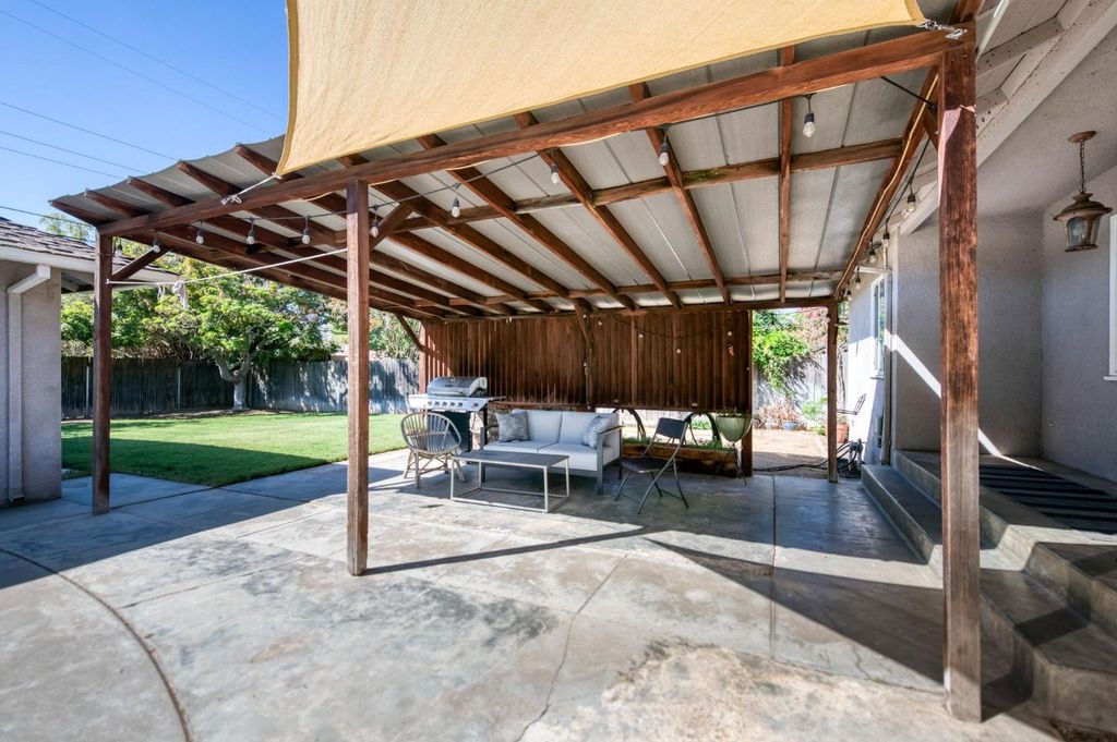 Image 28 of property listing at 146 E Garland Avenue, Fresno, CA 93704