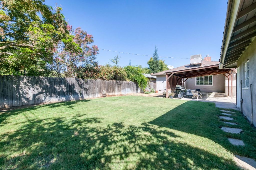 Image 30 of property listing at 146 E Garland Avenue, Fresno, CA 93704