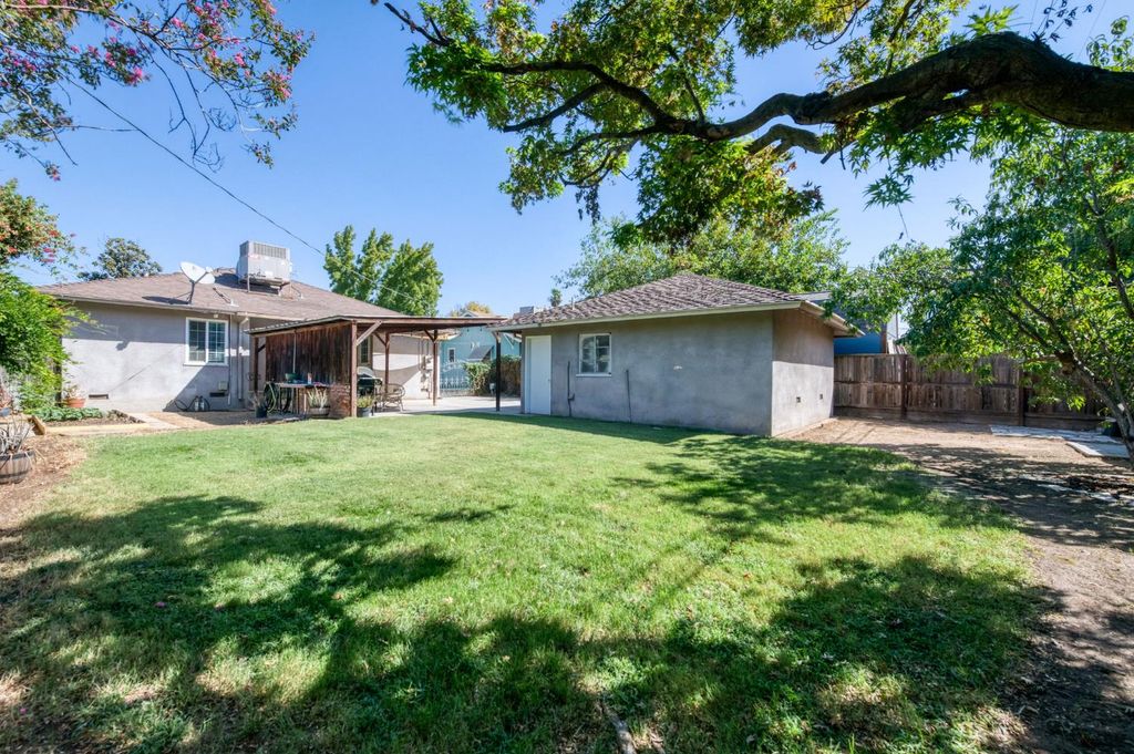 Image 31 of property listing at 146 E Garland Avenue, Fresno, CA 93704