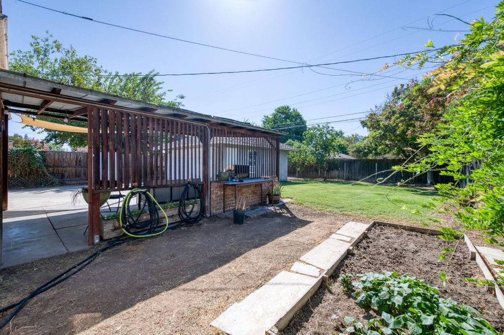 Image 34 of property listing at 146 E Garland Avenue, Fresno, CA 93704