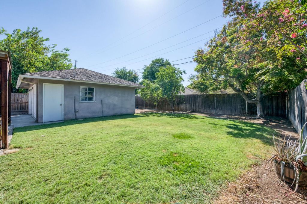 Image 35 of property listing at 146 E Garland Avenue, Fresno, CA 93704