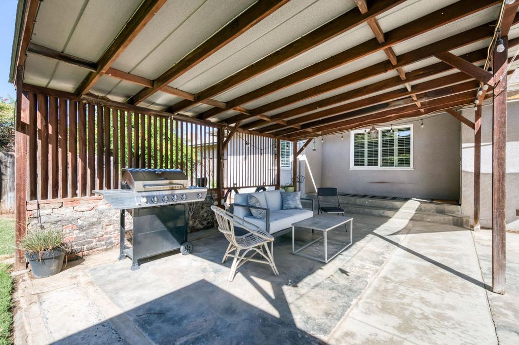 Image 36 of property listing at 146 E Garland Avenue, Fresno, CA 93704
