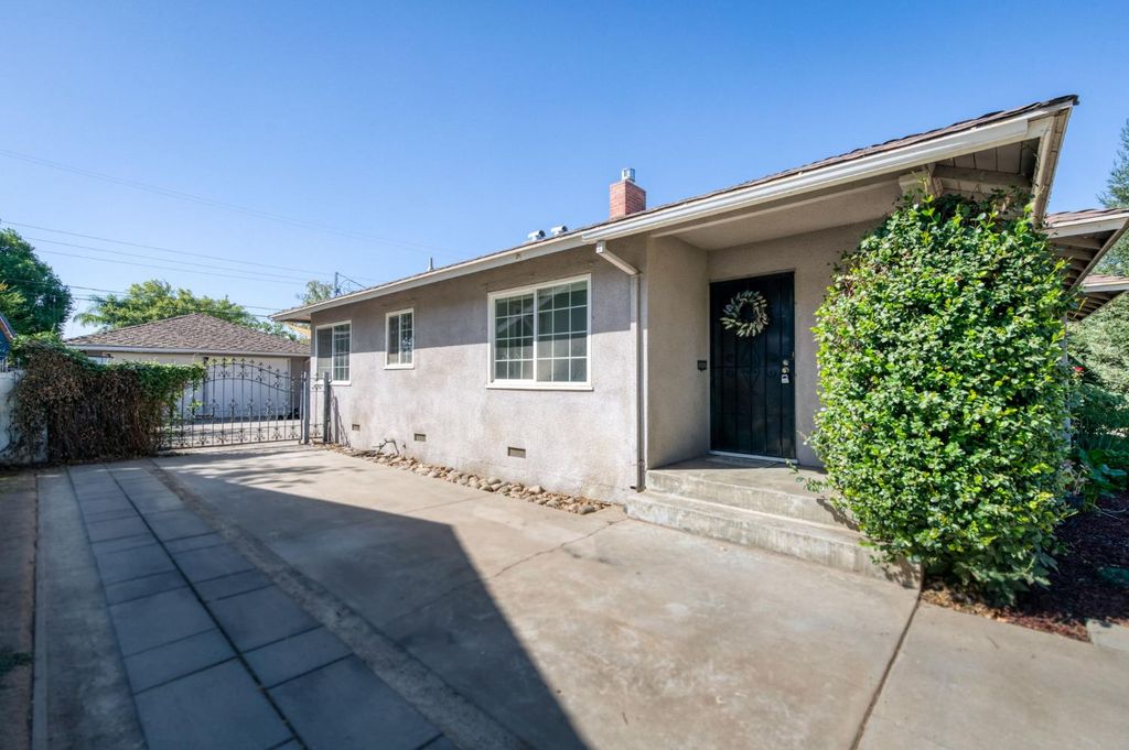 Image 7 of property listing at 146 E Garland Avenue, Fresno, CA 93704