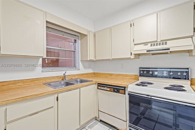 8000 SW 151st Ct 614, Miami, FL 33193