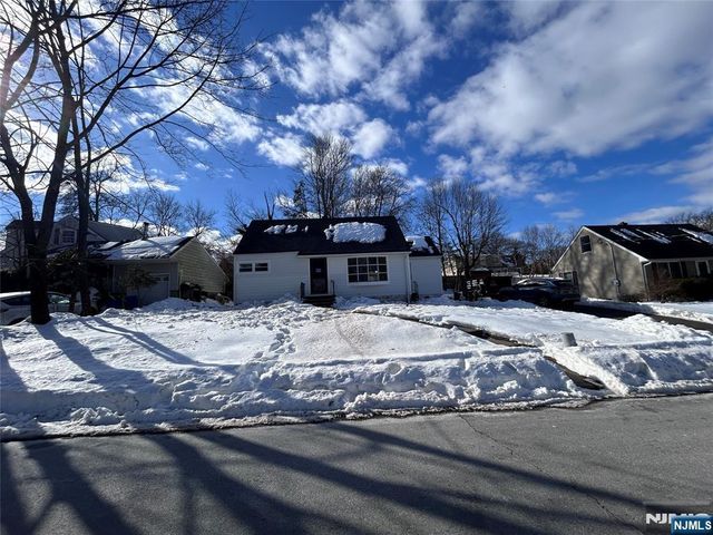 231 Spruce Street, Midland Park, NJ 07432