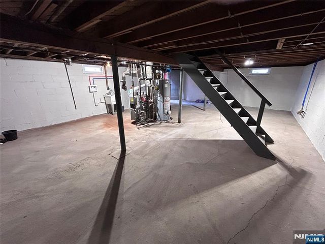 231 Spruce Street, Midland Park, NJ 07432