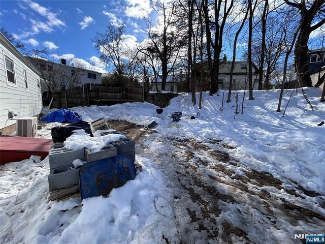 231 Spruce Street, Midland Park, NJ 07432