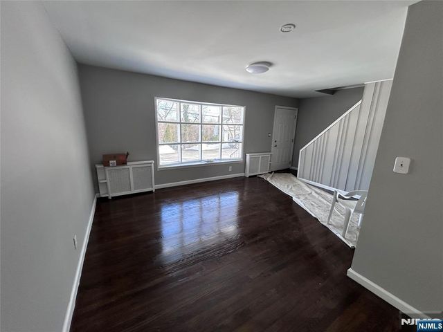 231 Spruce Street, Midland Park, NJ 07432