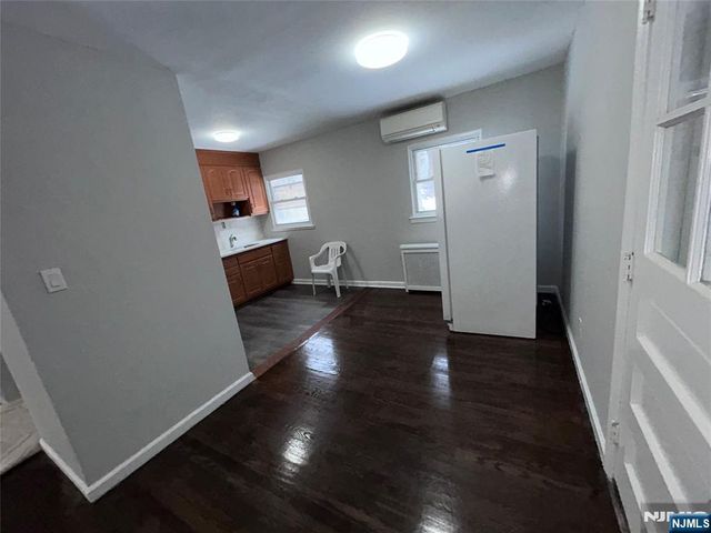 231 Spruce Street, Midland Park, NJ 07432