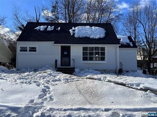 231 Spruce Street, Midland Park, NJ 07432