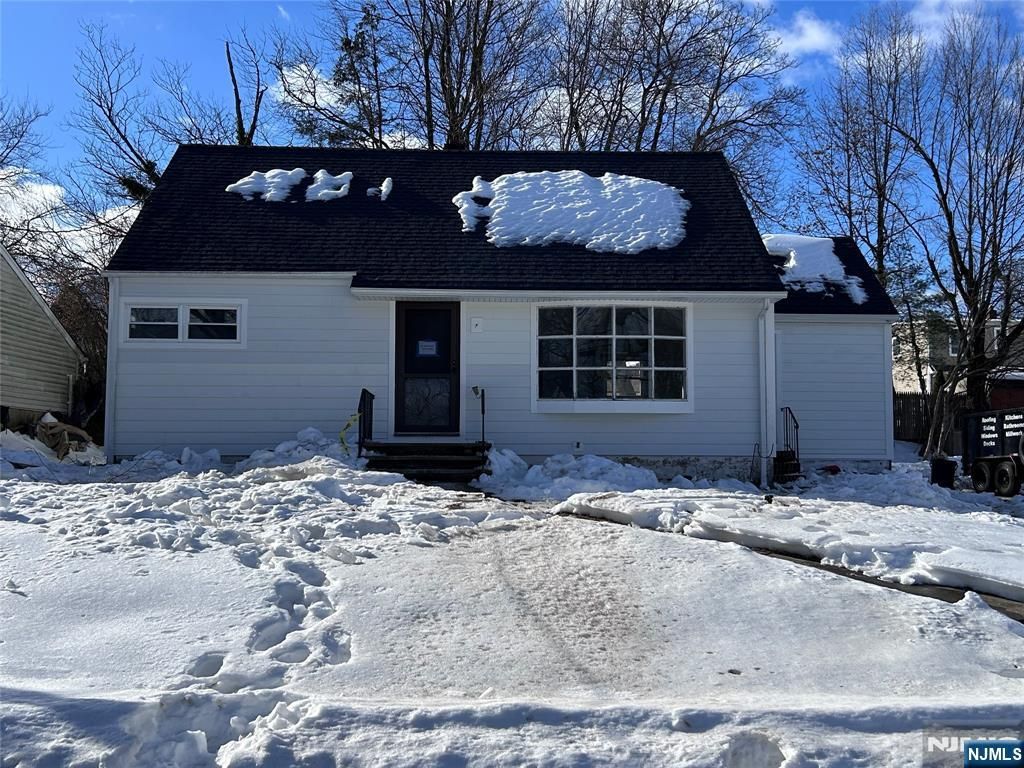 231 Spruce Street, Midland Park, NJ 07432