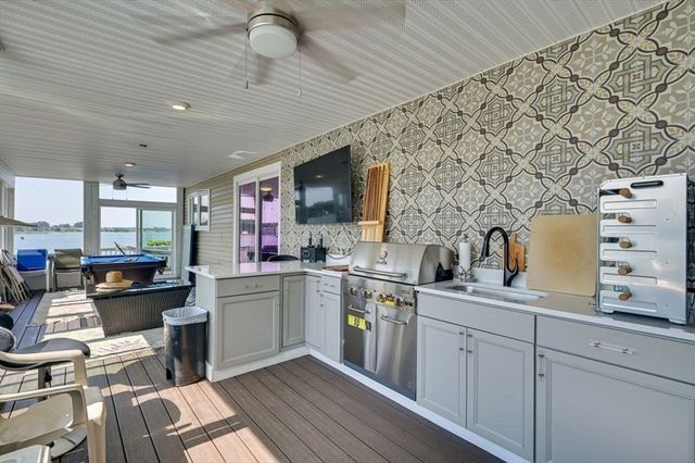 104 Kings Cove Beach Road, Weymouth, MA 02191